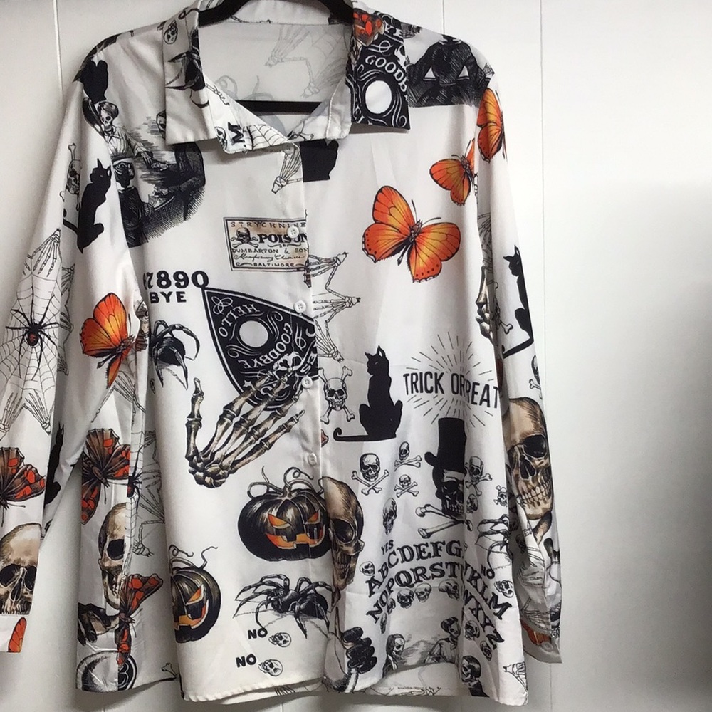 Womenโs White Halloween Graphic Button-Up Shirt Jacket